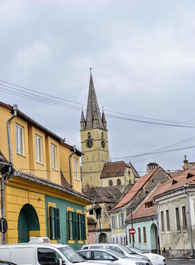 Twins Boutique Korsy Apartment Sibiu Luaran gambar